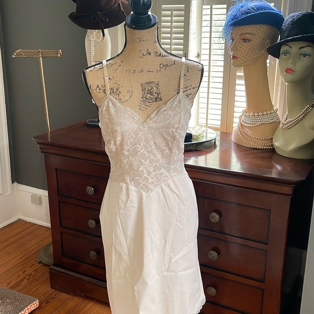VANITY FAIR 50’s full slip SZ 34 Short
